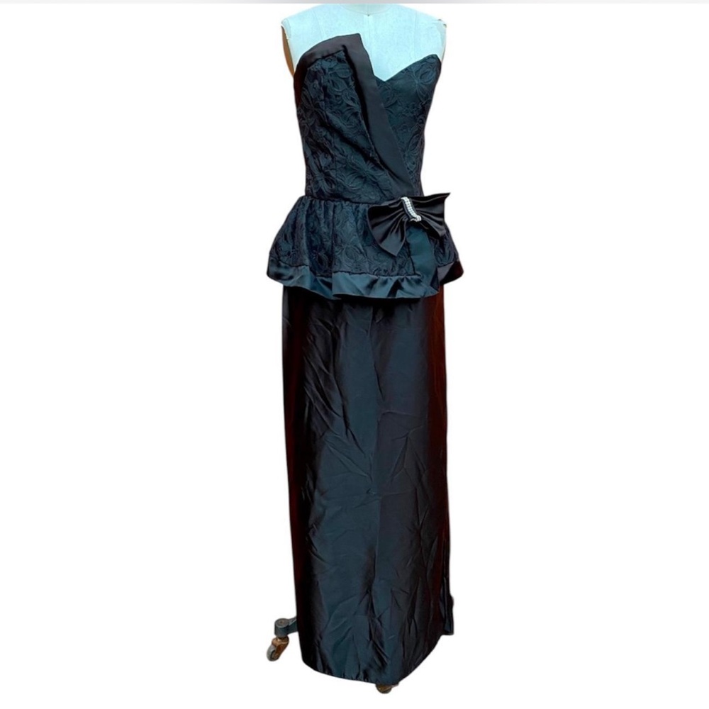 Vintage Statement Black 1980s Dress. Prom dress Evening dress